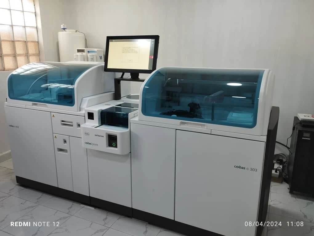 Roche cobas clinical laboratory analyzer system